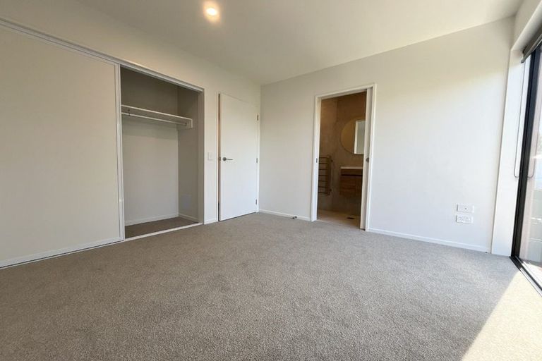 Photo of property in 8/90 Holly Road, St Albans, Christchurch, 8014