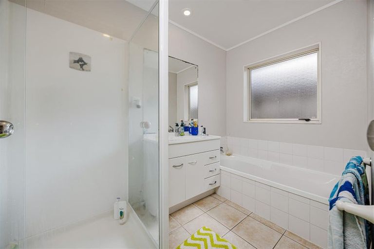 Photo of property in 4 Ksenia Drive, Flat Bush, Auckland, 2019