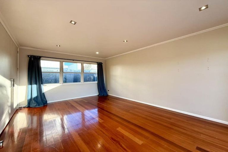 Photo of property in 4 Tomo Street, New Lynn, Auckland, 0600