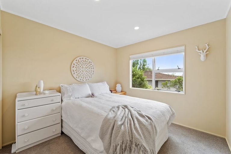 Photo of property in 2/63 College Road, Northcote, Auckland, 0627