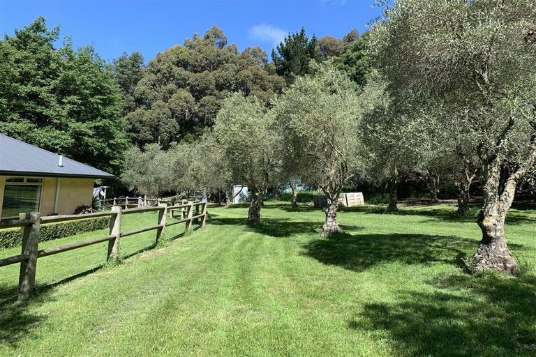Photo of property in 5518 Christchurch Akaroa Road, French Farm, 7582