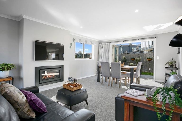 Photo of property in 46 Plescher Crescent, Leamington, Cambridge, 3432