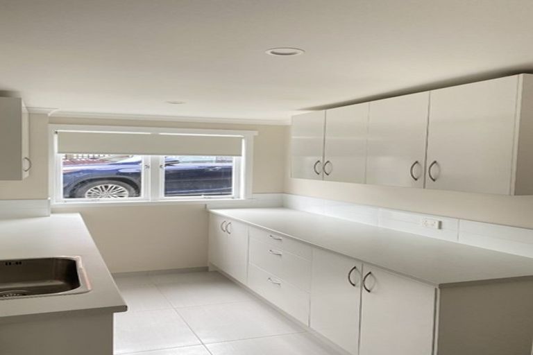 Photo of property in 111 Sunrise Avenue, Murrays Bay, Auckland, 0630