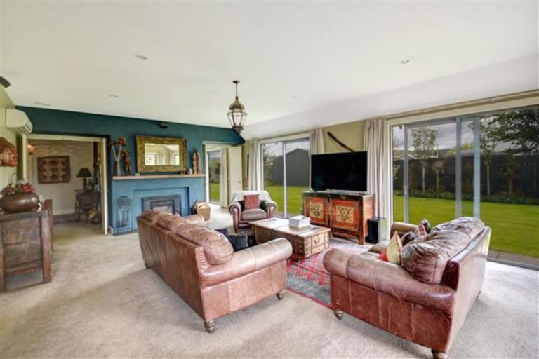 Photo of property in 12 Kura Place, Mosgiel, 9024