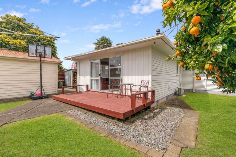 Photo of property in 27 Dunlop Road, Te Puke, 3119