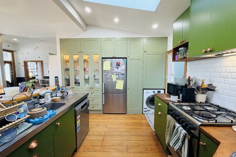 Photo of property in 285 Karaka Bay Road, Karaka Bays, Wellington, 6022