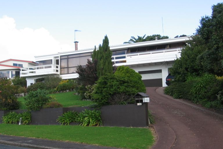 Photo of property in 15 Durness Place, Red Beach, 0932