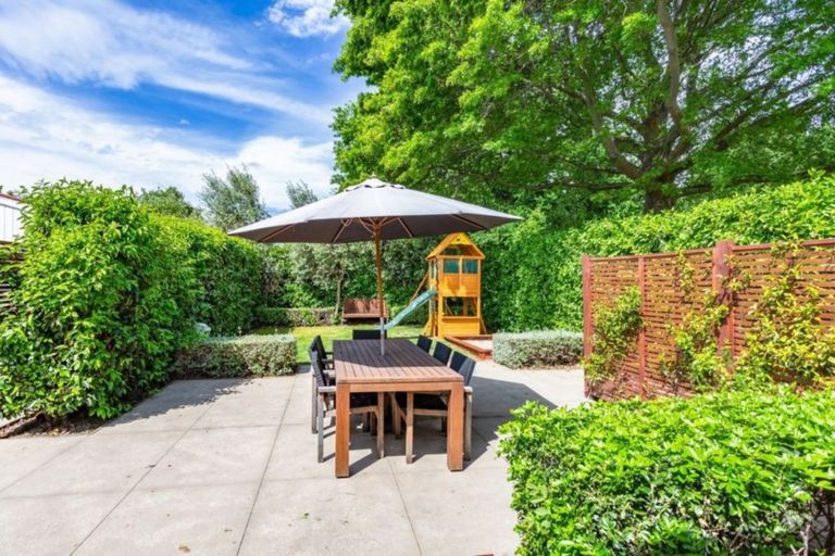 Photo of property in 12 Remuera Avenue, Cashmere, Christchurch, 8022