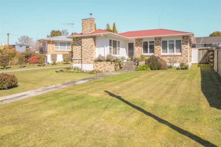 Photo of property in 14 Hillcrest Avenue, Hillcrest, Rotorua, 3015