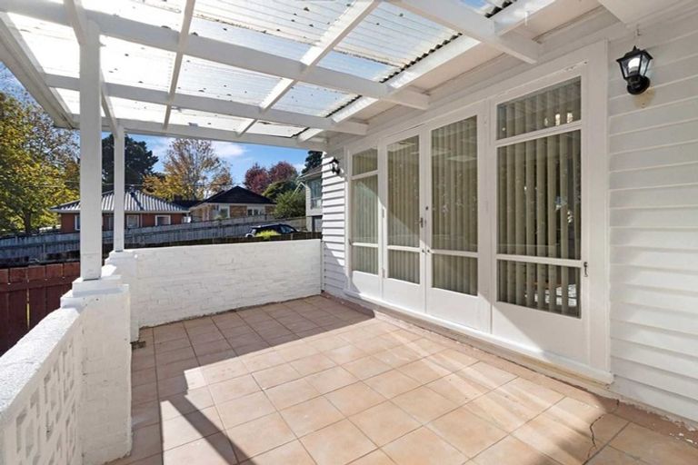 Photo of property in 64 Seabrook Avenue, New Lynn, Auckland, 0600