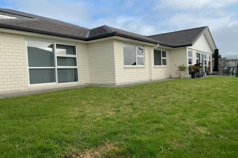 Photo of property in 7 Kingfisher Road, Silverdale, 0932