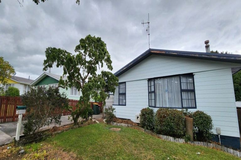 Photo of property in 13 Vancouver Place, Marfell, New Plymouth, 4310