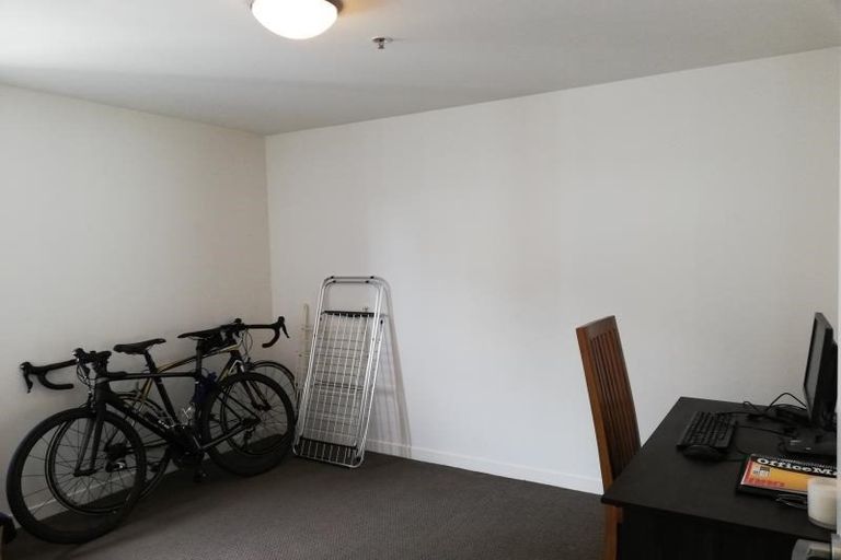 Photo of property in Montreaux Apartments, 9i/164 The Terrace, Wellington Central, Wellington, 6011