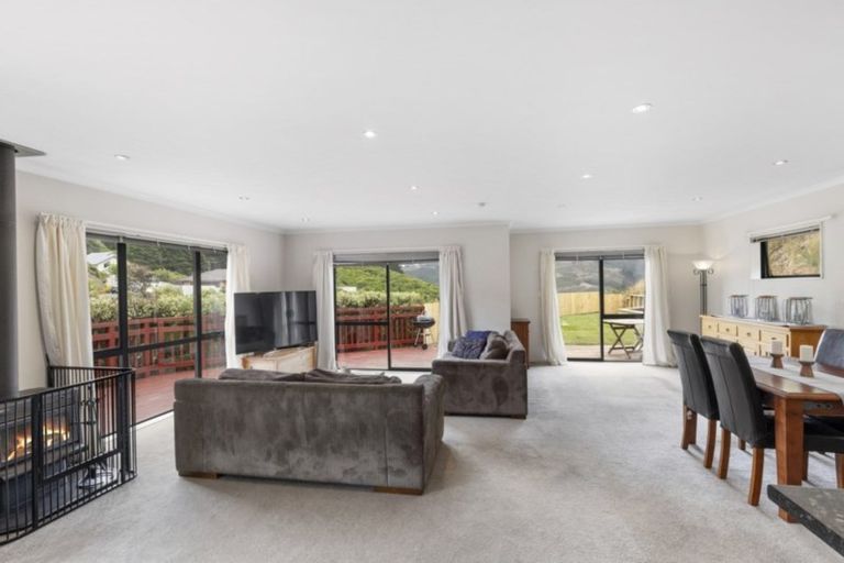 Photo of property in 267 Maungaraki Road, Maungaraki, Lower Hutt, 5010