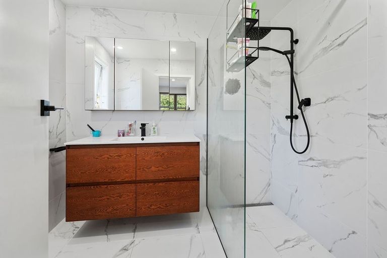 Photo of property in 23 Linwood Avenue, Forrest Hill, Auckland, 0620