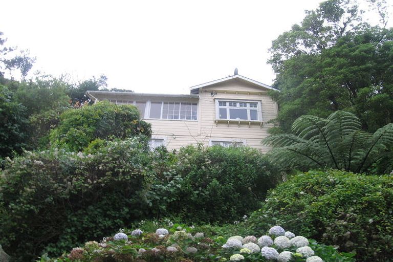 Photo of property in 6 Governor Road, Northland, Wellington, 6012