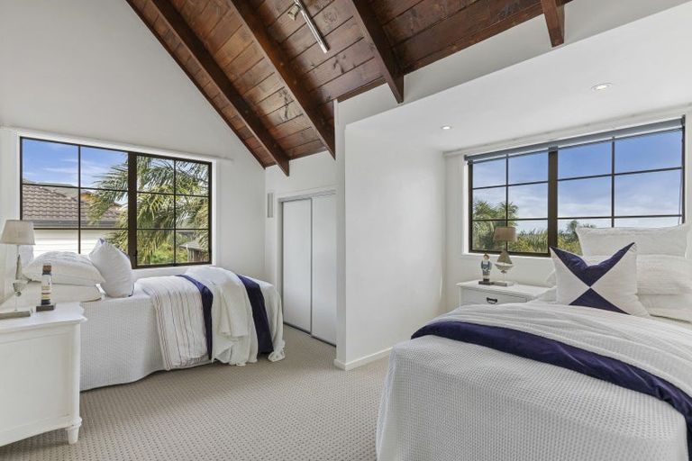 Photo of property in 7 Luana Way, Bucklands Beach, Auckland, 2014