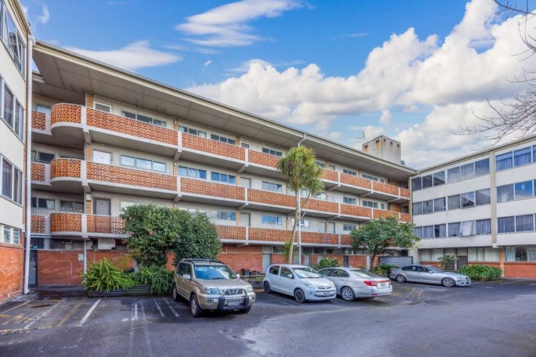 Photo of property in Eden Heights Apartments, 1m/94 Dominion Road, Mount Eden, Auckland, 1024
