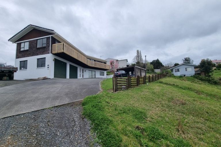 Photo of property in 17b Colmar Road, Mellons Bay, Auckland, 2014