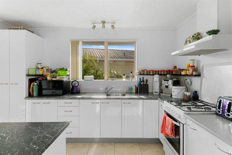 Photo of property in 5 South Road, Waipu, 0510