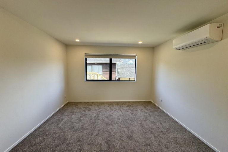 Photo of property in 40c Centorian Drive, Windsor Park, Auckland, 0632
