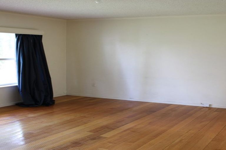 Photo of property in 2/34 Chartwell Avenue, Glenfield, Auckland, 0629