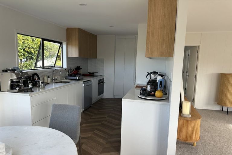 Photo of property in 39 Cockayne Crescent, Sunnynook, Auckland, 0620