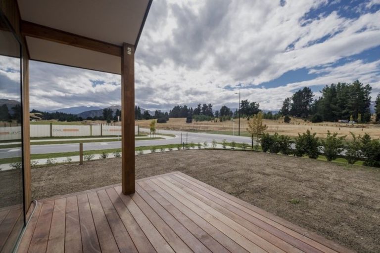 Photo of property in 48 Mount Creighton Crescent, Wanaka, 9305