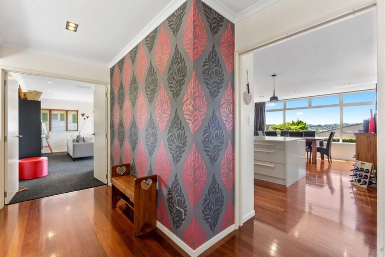 Photo of property in 29 Knights Road, Rothesay Bay, Auckland, 0630