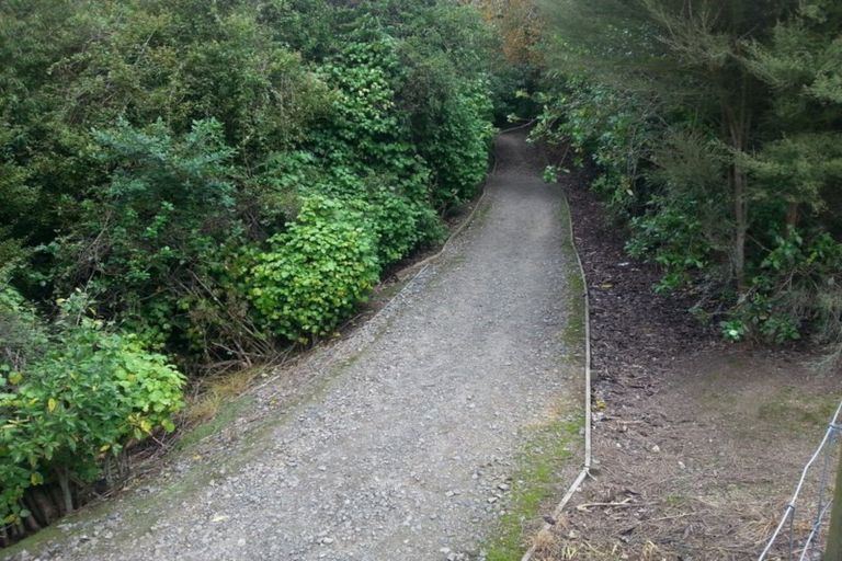 Photo of property in 8 Three Paddock Lane, Fitzherbert, Palmerston North, 4410