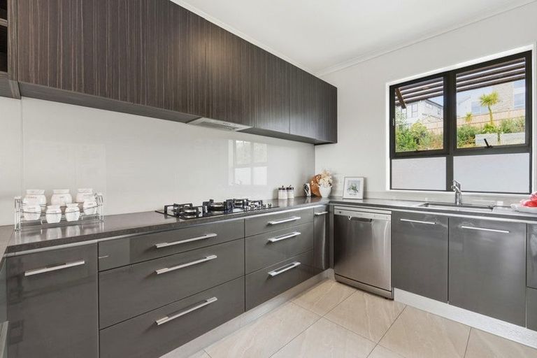 Photo of property in 30 Mackay Drive, Greenhithe, Auckland, 0632