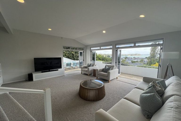 Photo of property in 17a Beach Road, Manly, Whangaparaoa, 0930