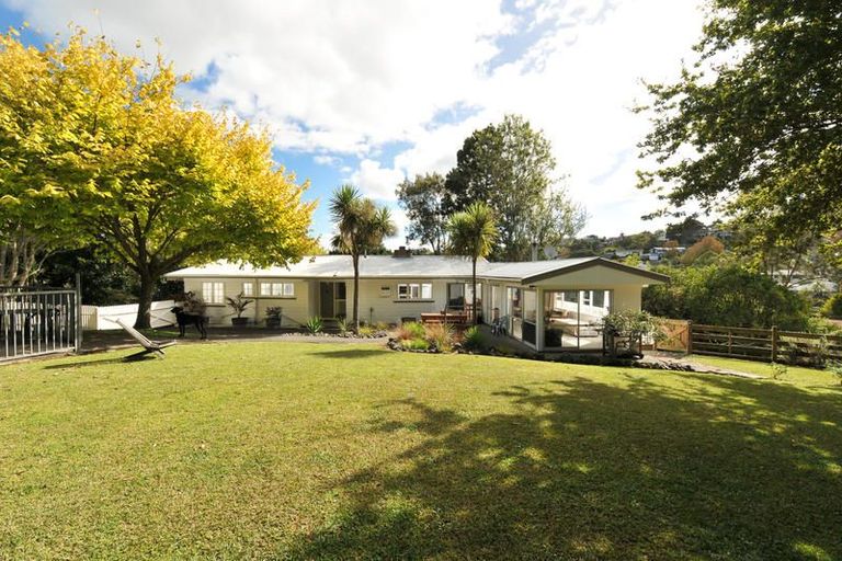 Photo of property in 1/42 Woodlands Crescent, Browns Bay, Auckland, 0630