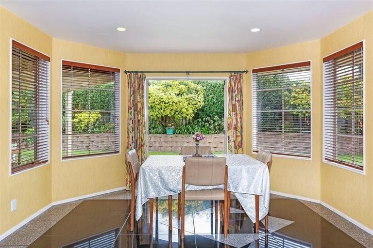 Photo of property in 59 Lothian Brae, Wattle Downs, Auckland, 2103