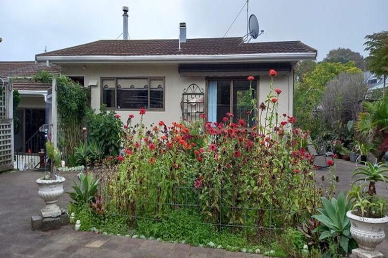 Photo of property in 6 Linda Place, Saint Johns Hill, Whanganui, 4501