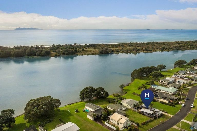 Photo of property in 32 Roretana Drive, Athenree, Waihi Beach, 3177
