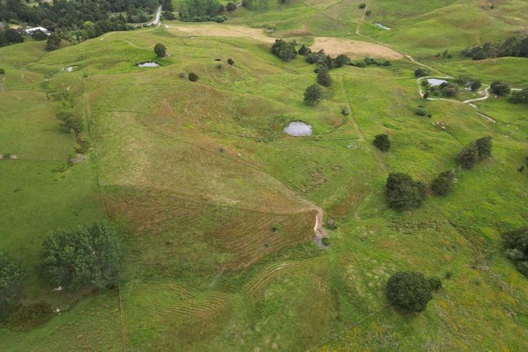 Photo of property in 118 Paparoa Station Road, Paparoa, 0571