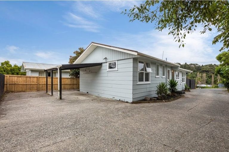 Photo of property in 9 Huruhuru Road, Massey, Auckland, 0614