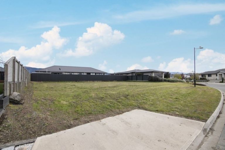 Photo of property in 4 Puketutu Grove, Motueka, 7120