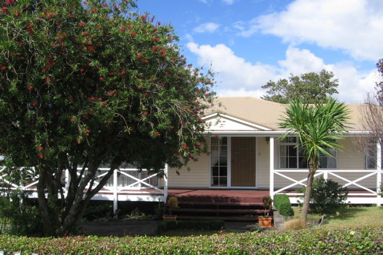 Photo of property in 1/710 East Coast Road, Pinehill, Auckland, 0632
