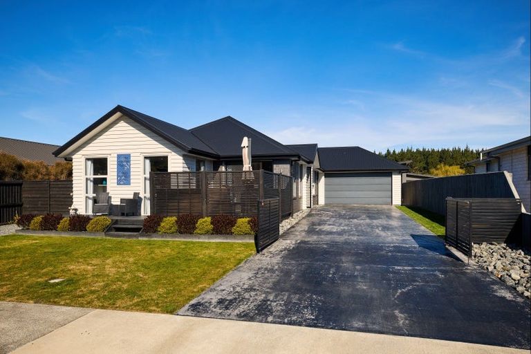 Photo of property in 7 Mcrae Gardens, Kaikoura Flat, Kaikoura, 7371