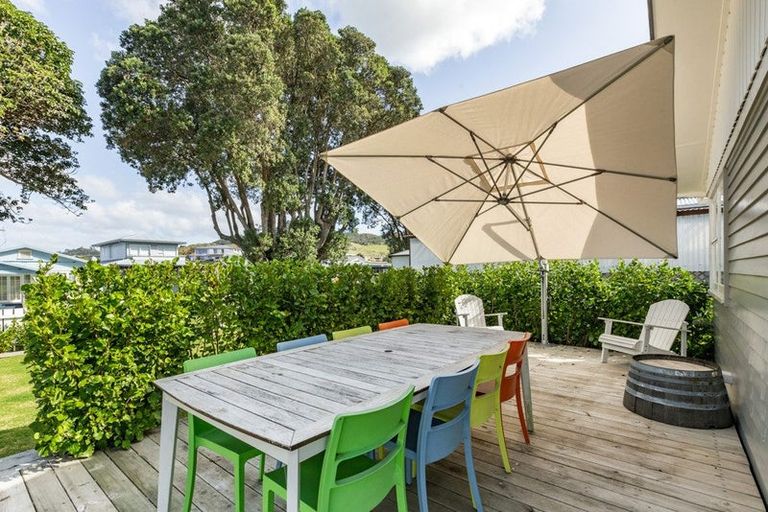 Photo of property in 34 Ocean View Road, Waihi Beach, 3611