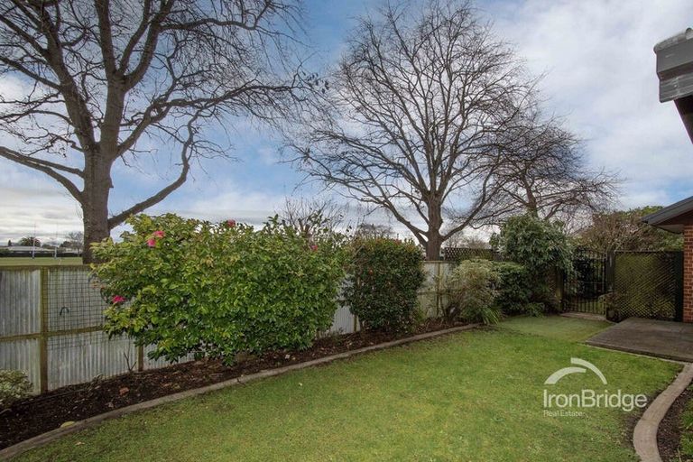Photo of property in 3/66 Middlepark Road, Sockburn, Christchurch, 8042
