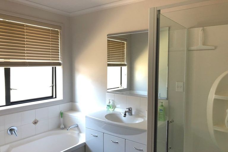 Photo of property in 111 Doncaster Drive, Papamoa Beach, Papamoa, 3118