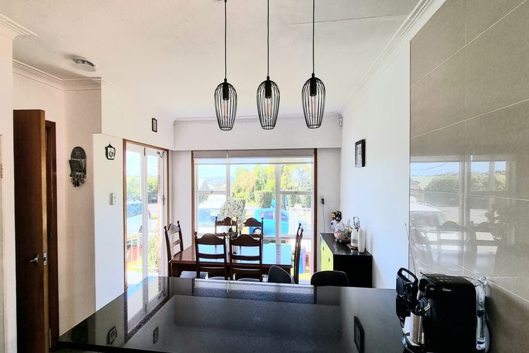 Photo of property in 502 Don Buck Road, Massey, Auckland, 0614