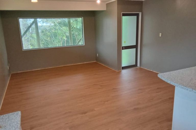 Photo of property in 12a Sabulite Road, Kelston, Auckland, 0602