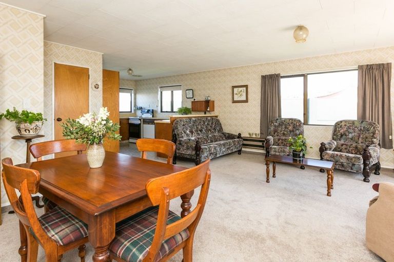 Photo of property in 1/4 Lee Road, Taradale, Napier, 4112