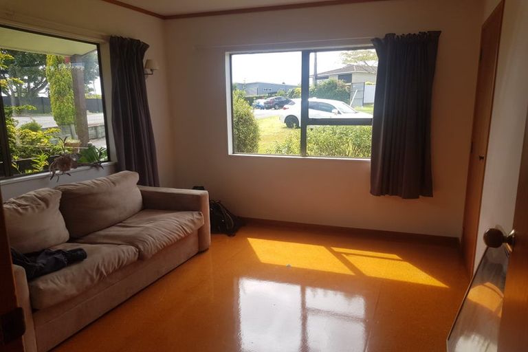 Photo of property in 22 Tindalls Bay Road, Tindalls Beach, Whangaparaoa, 0930