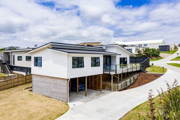 Photo of property in 4 Kuaka Crescent, Mangawhai, 0505