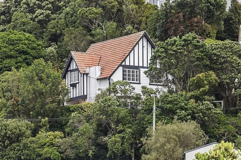 Photo of property in 2 Cluny Avenue, Kelburn, Wellington, 6012